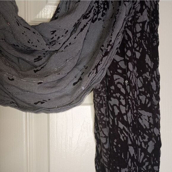 Cejon ColorBlock Gray Black Metalic Dots Fringe Rayon Women's Scarf 17"×34" - Picture 3 of 8